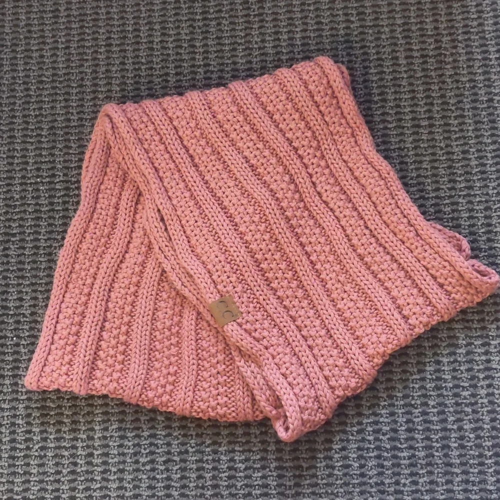 Mauve Ribbed Infinity scarf - Picture 1 of 3